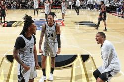 NBA杯赛总决赛：尼克斯与马刺的巅峰对决