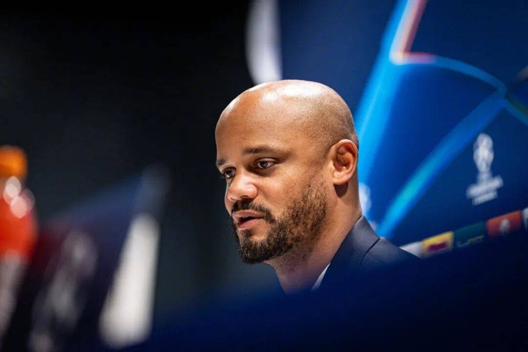 孔帕尼因为人手输球，阿尔特塔则因为人手变得眉清目秀