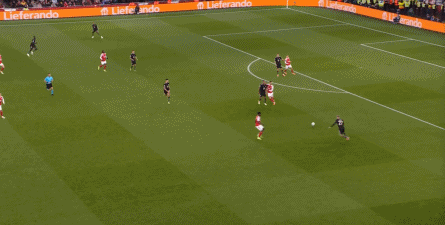 孔帕尼因为人手输球，阿尔特塔则因为人手变得眉清目秀