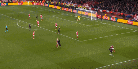 孔帕尼因为人手输球，阿尔特塔则因为人手变得眉清目秀