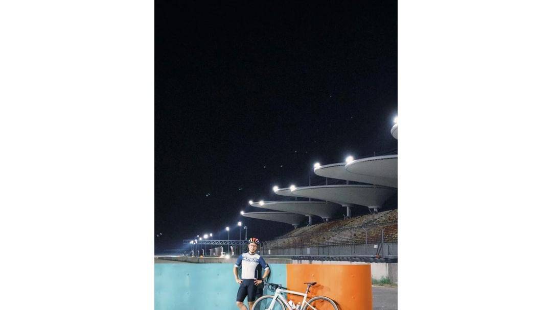 你敢信吗？上海一个F1后勤，干出百万粉丝，能塞满5个赛车场