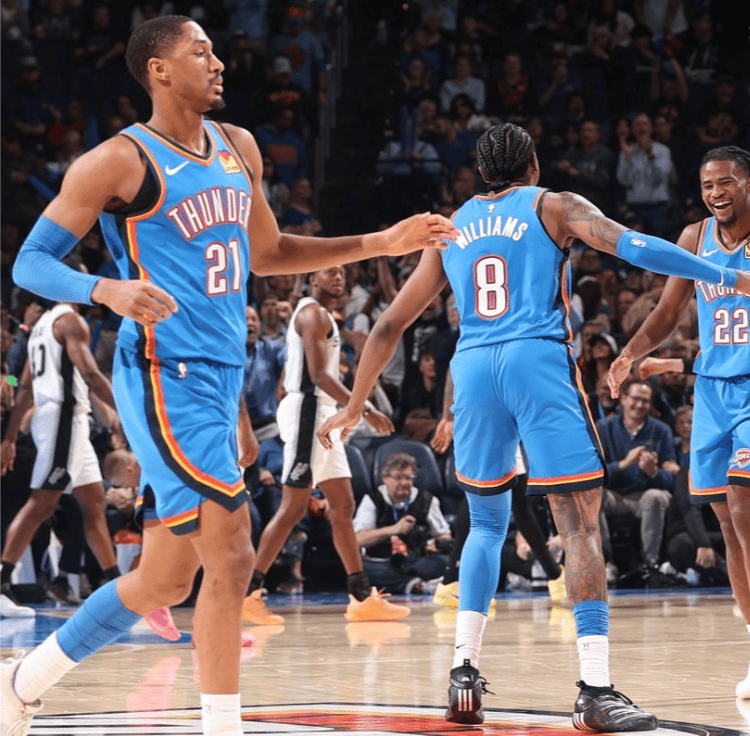 NBA最新排名出炉！湖人重回第5，火箭两队排名互换，勇士甩开一队