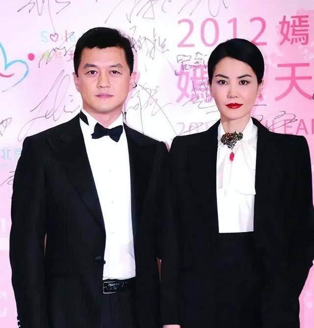 一日夫妻百日恩！这次春节李亚鹏和前妻联手，给离异夫妻上了一课